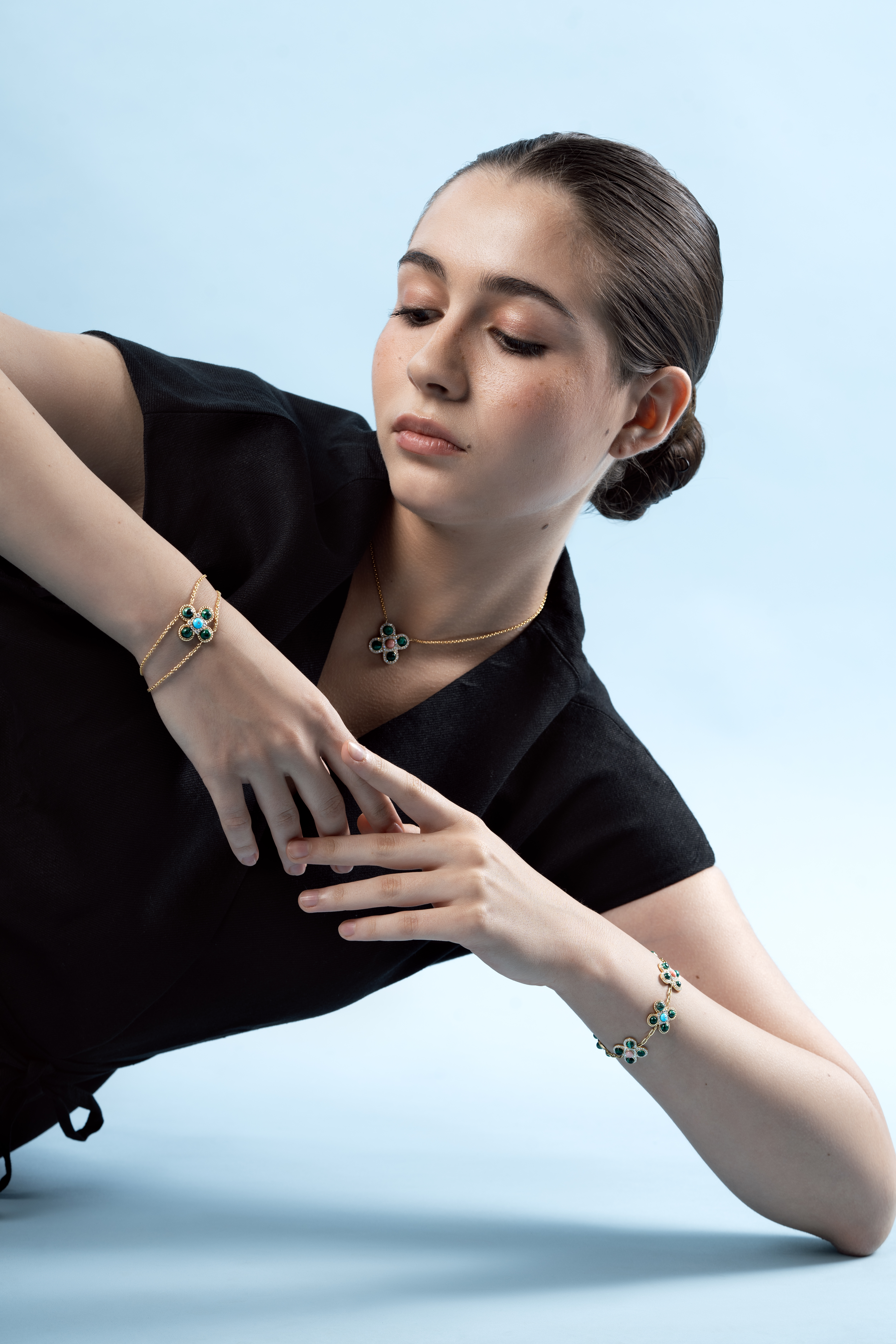 Single Motif Clover Bracelet Image 2